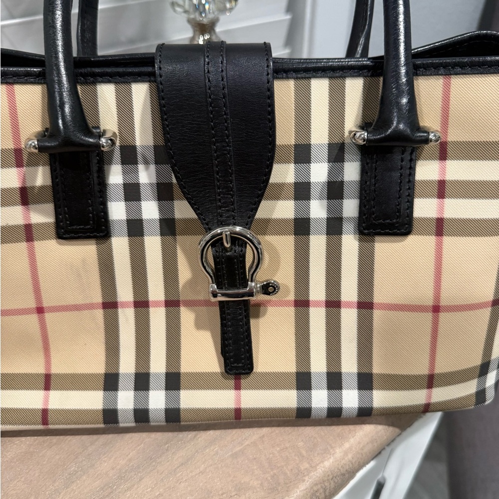 Burberry Shoulder Bag - Picture 4 of 7